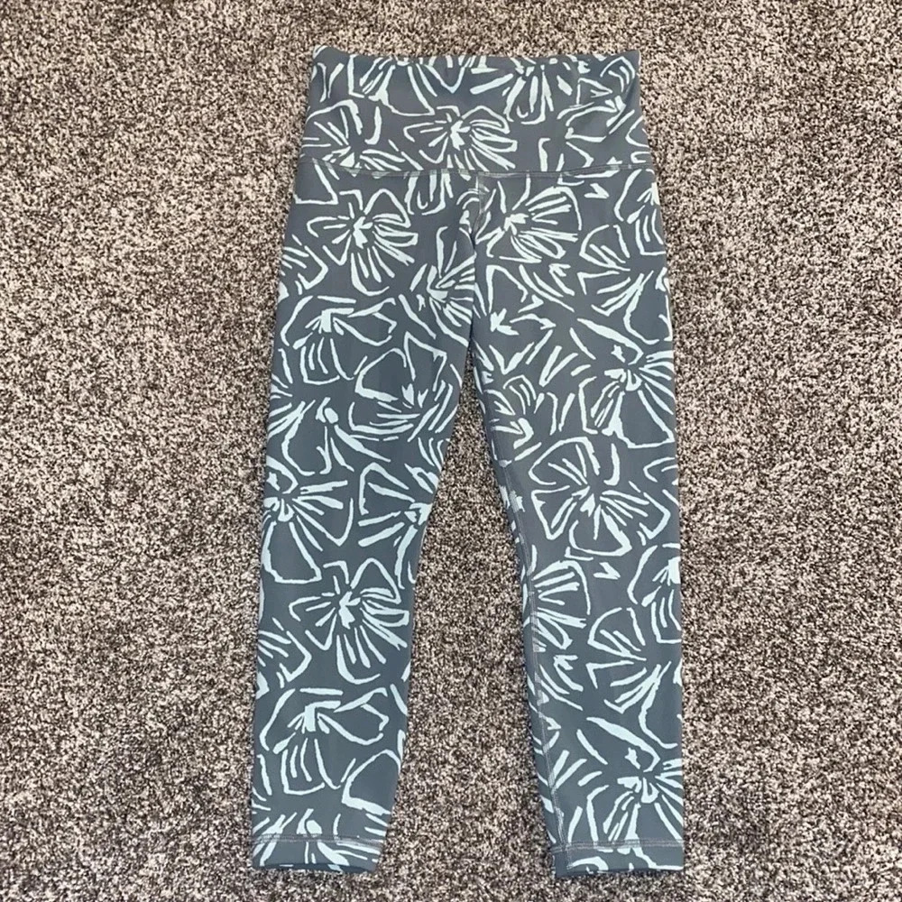 Athleta Elation Textured 7/8 Tight in Floral Sketch Minimali